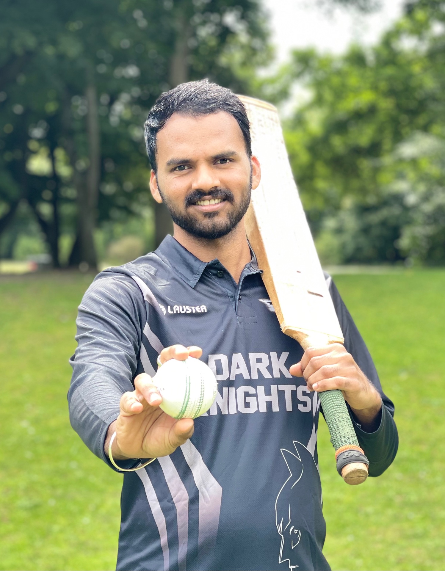 Pavan, Bowler